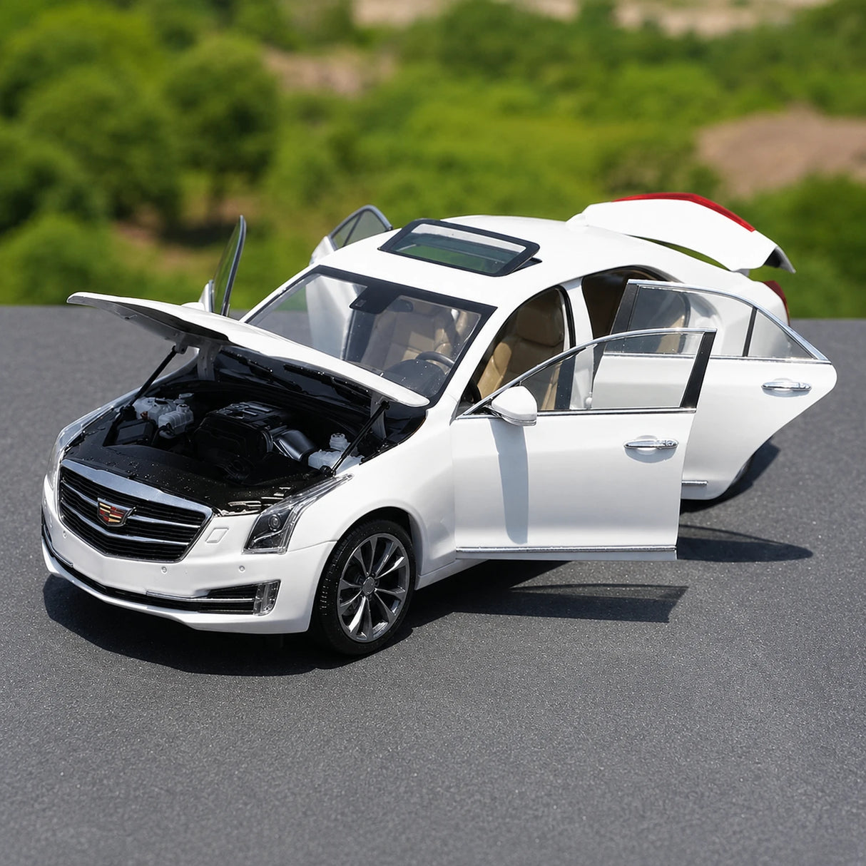 OEM Cadillac 2014 ATS-L White 1:18 – Kolekcjonerski model odlewany