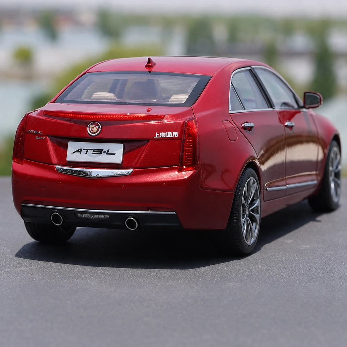 OEM Cadillac 2014 ATS-L Red 1:18 – Kolekcjonerski model odlewany