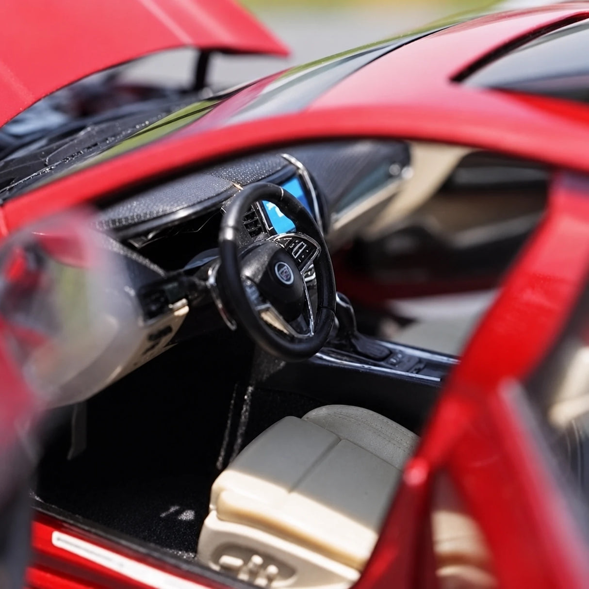 OEM Cadillac 2014 ATS-L Red 1:18 – Kolekcjonerski model odlewany