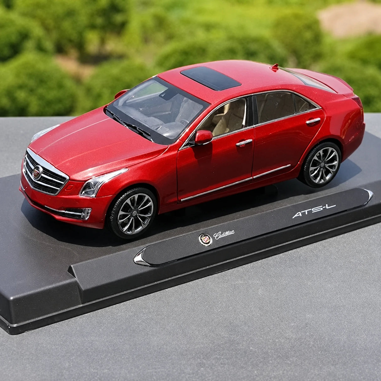 OEM Cadillac 2014 ATS-L Red 1:18 – Kolekcjonerski model odlewany