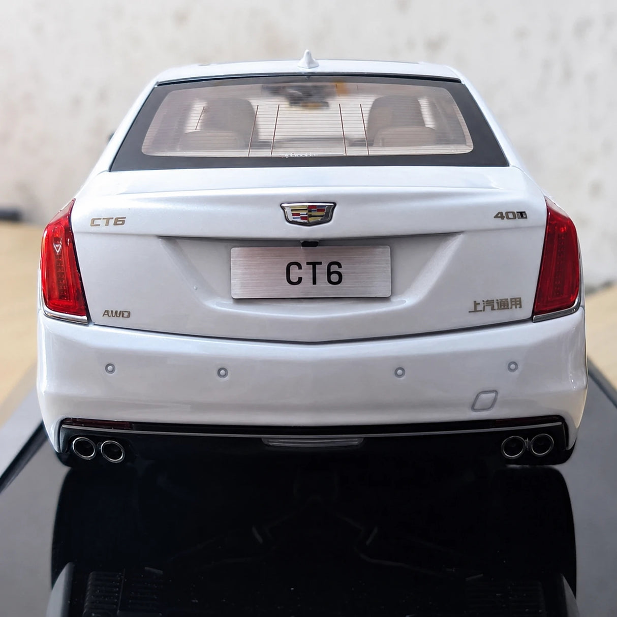 OEM Cadillac 2016 CT6 White 1:18 – Collectible Diecast Model Die-Cast
