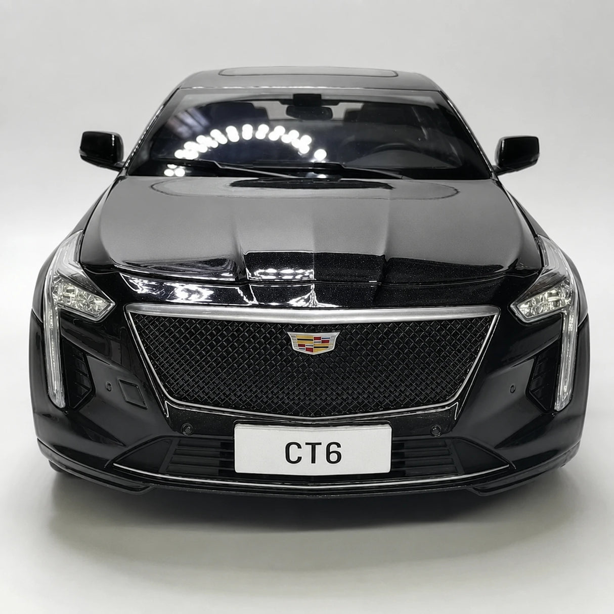 OEM Cadillac 2019 CT6 Black 1:18 – Collectible Diecast Model Die-Cast