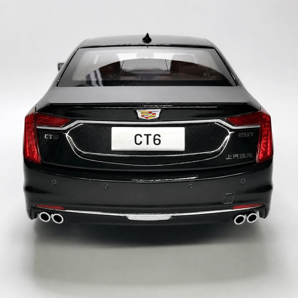 OEM Cadillac 2019 CT6 Black 1:18 – Collectible Diecast Model Die-Cast