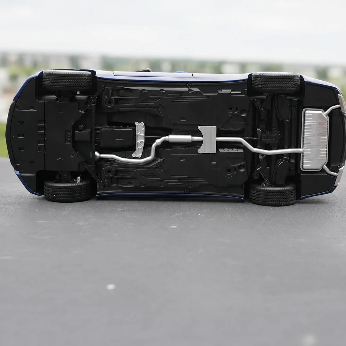 OEM Cadillac 2021 CT5 Blue 1:18 – Kolekcjonerski model odlewany