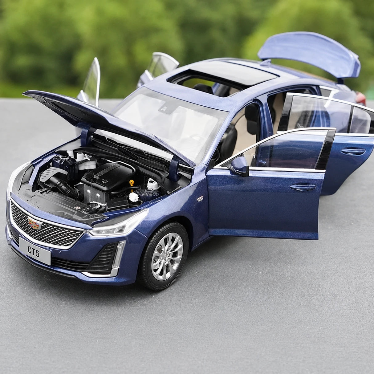 OEM Cadillac 2021 CT5 Blue 1:18 – Kolekcjonerski model odlewany