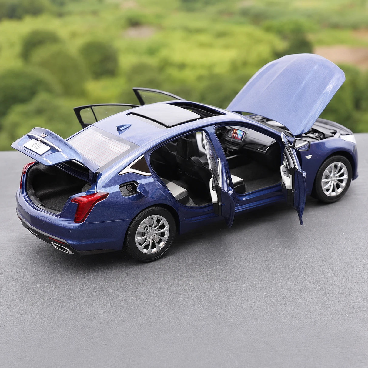OEM Cadillac 2021 CT5 Blue 1:18 – Kolekcjonerski model odlewany