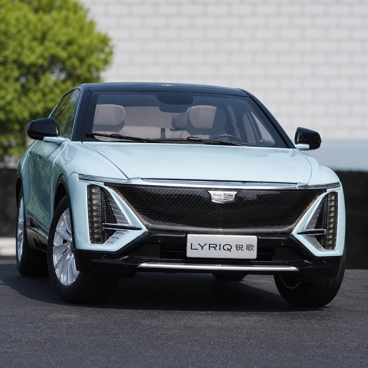 OEM Cadillac 2022 Lyriq Blue 1:18 – Kolekcjonerski model odlewany