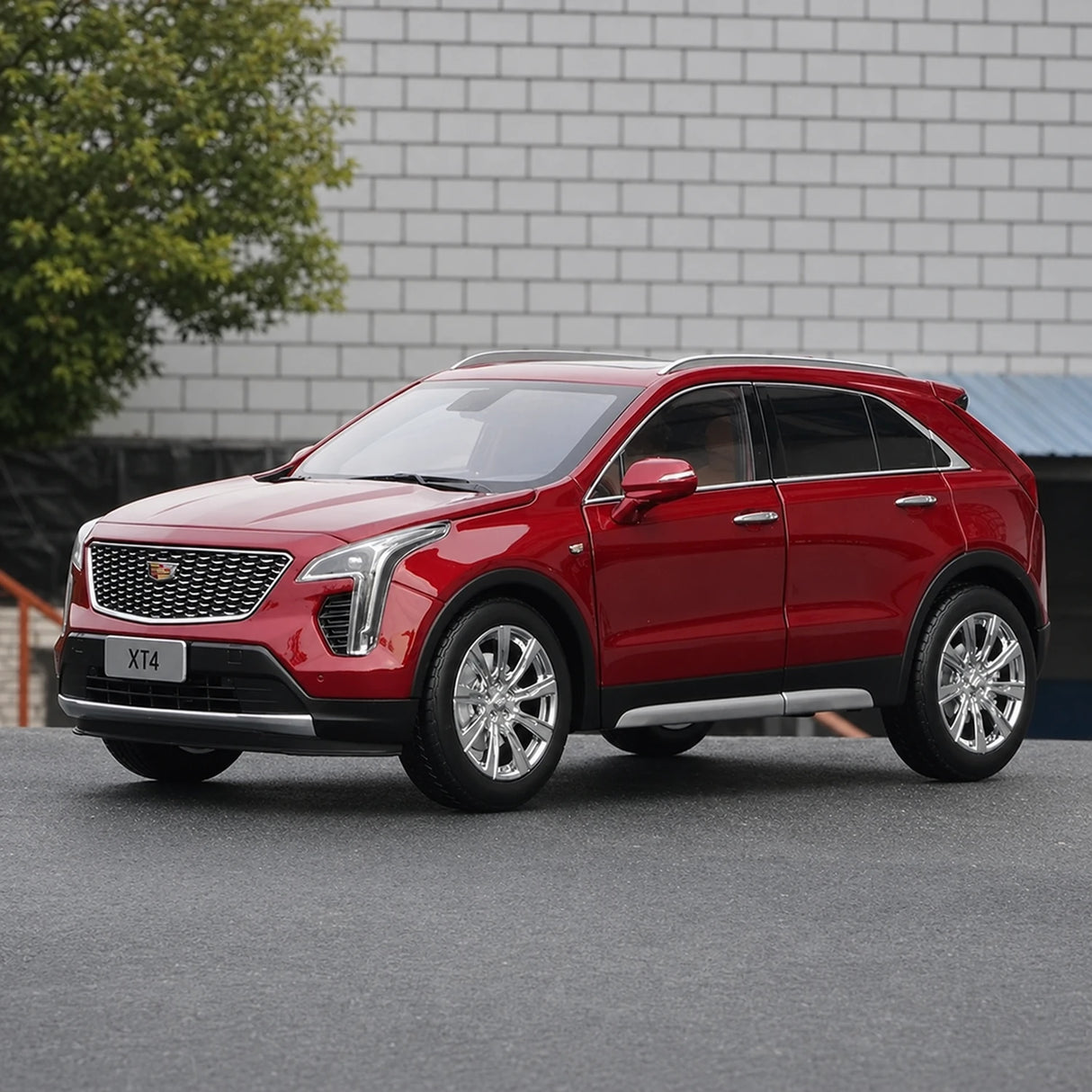 OEM Cadillac 2022 XT4 Red 1:18 – Collectible Diecast Model Die-Cast