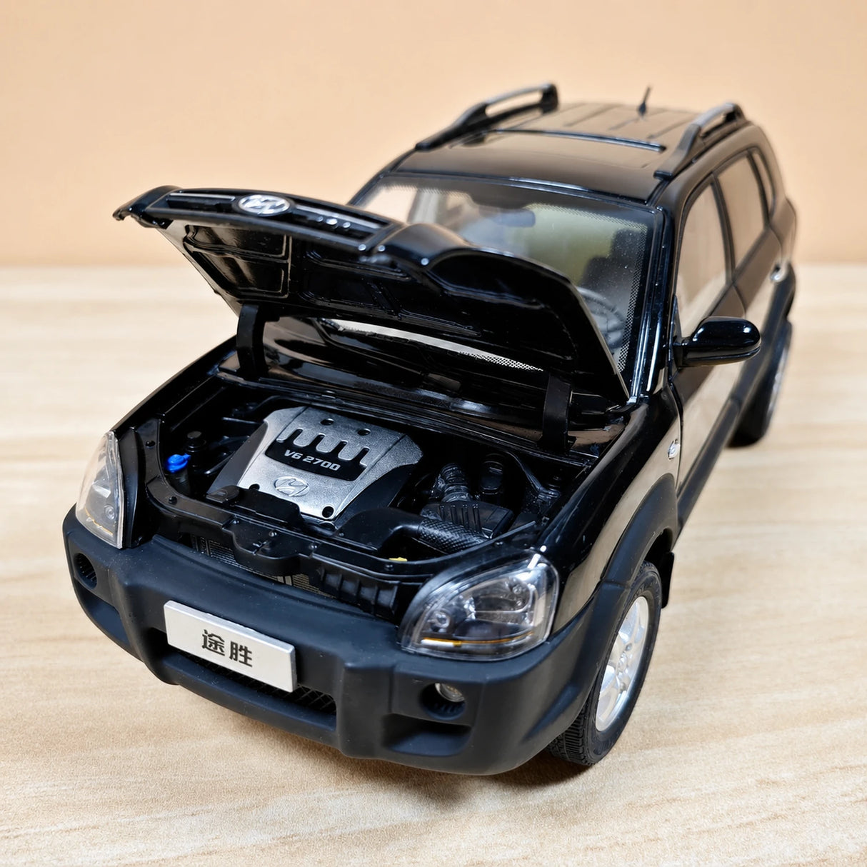 OEM Hyundai 2004 Tucson Black 1:18 – Collectible Diecast Model Die-Cast