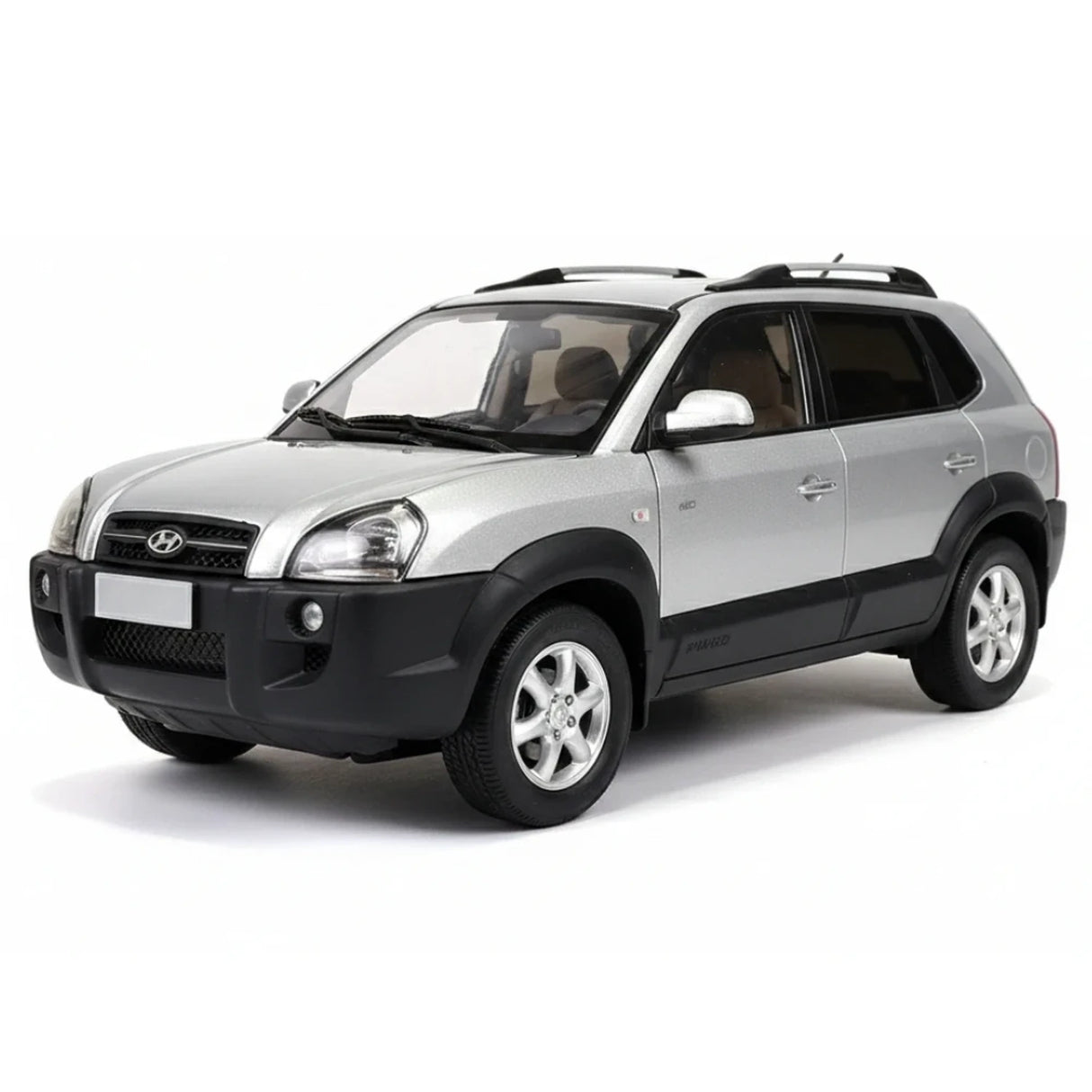 OEM Hyundai 2004 Tucson Silver 1:18 – Collectible Diecast Model Die-Cast