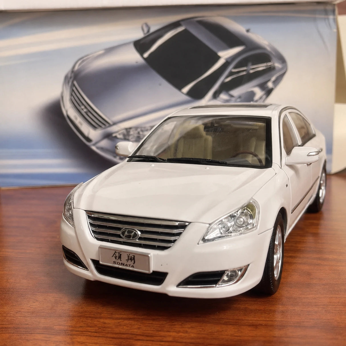 OEM Hyundai 2009 Sonata White 1:18 – Collectible Diecast Model Die-Cast