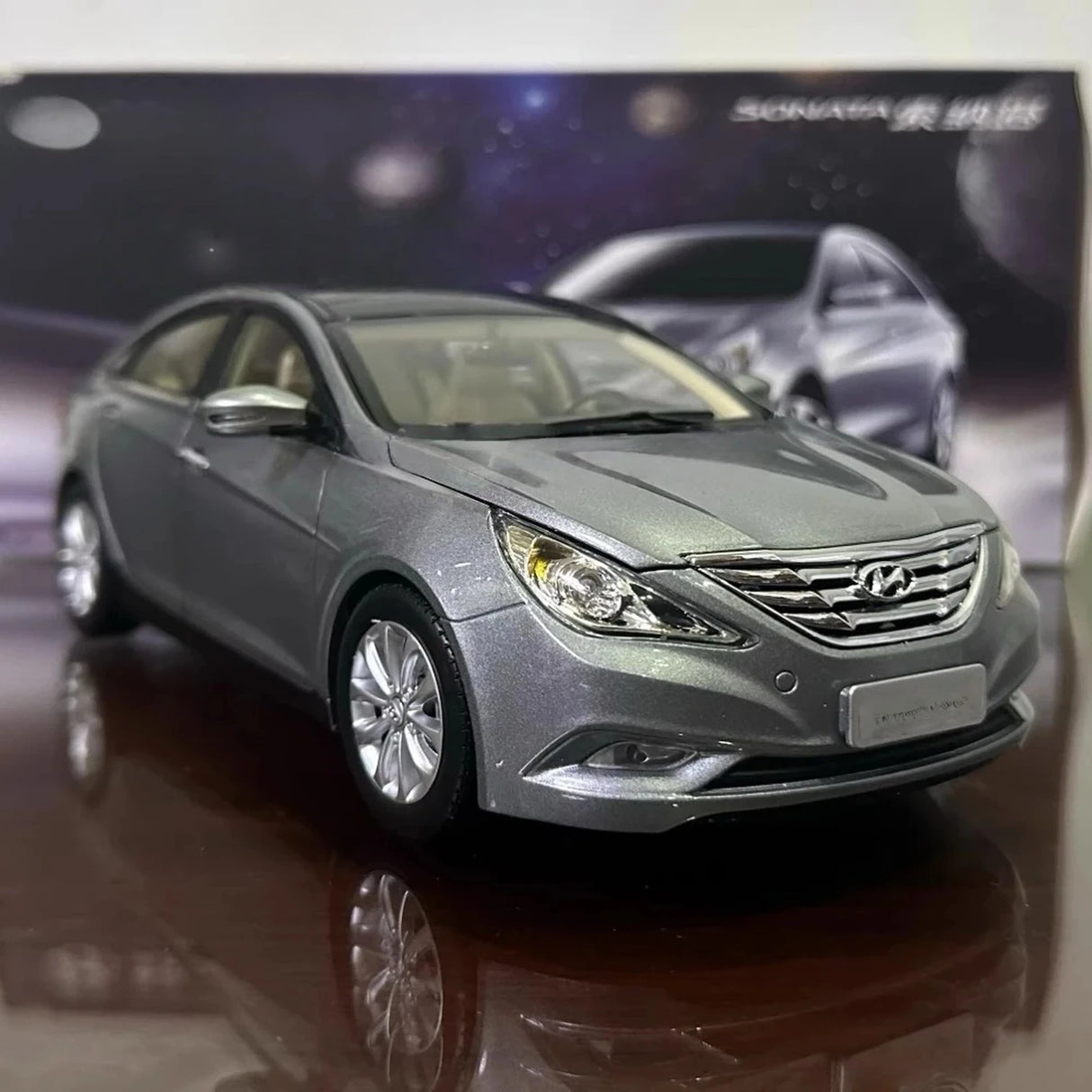 OEM Hyundai 2010 Sonata Gray 1:18 – kolekcjonerski model odlewany