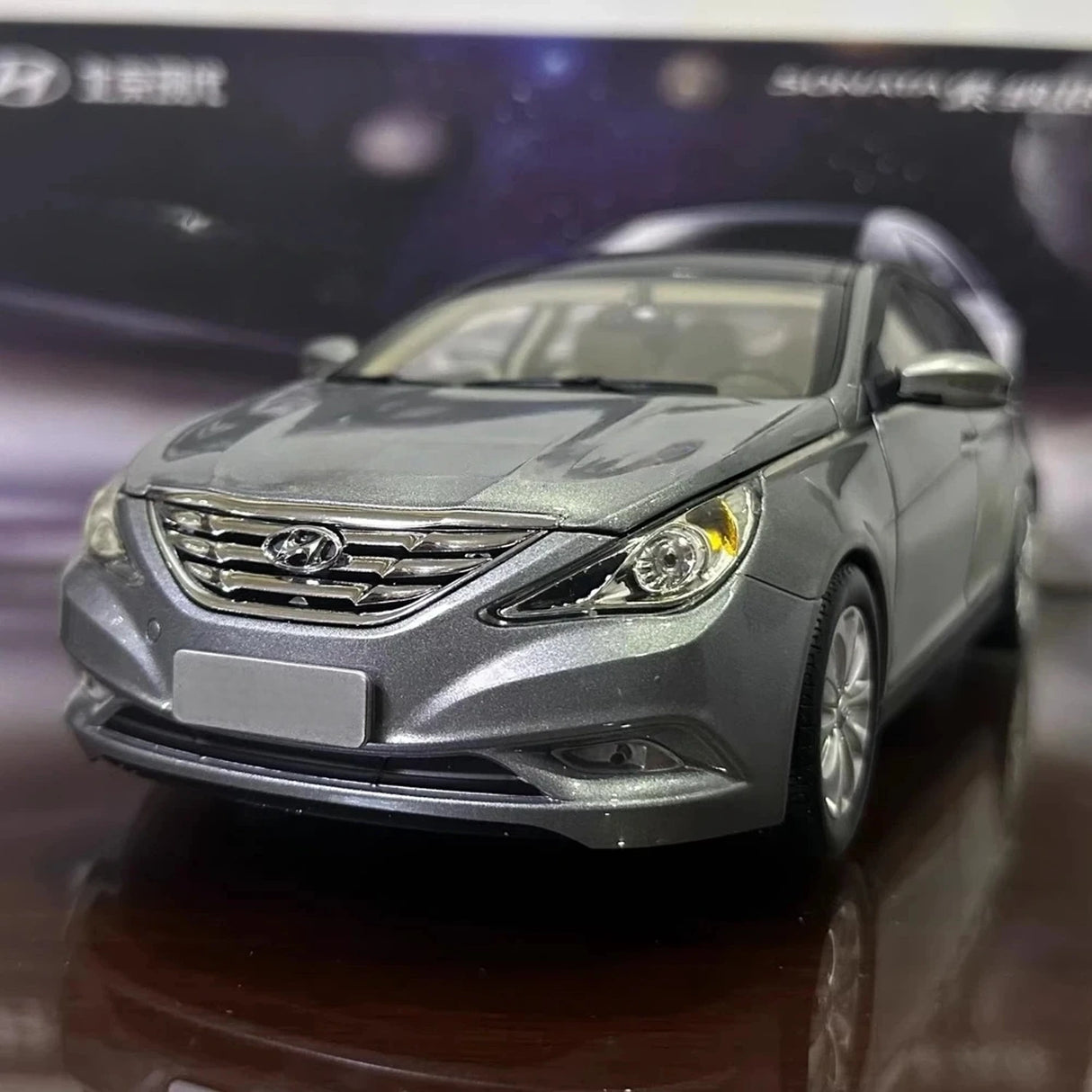 OEM Hyundai 2010 Sonata Gray 1:18 – kolekcjonerski model odlewany