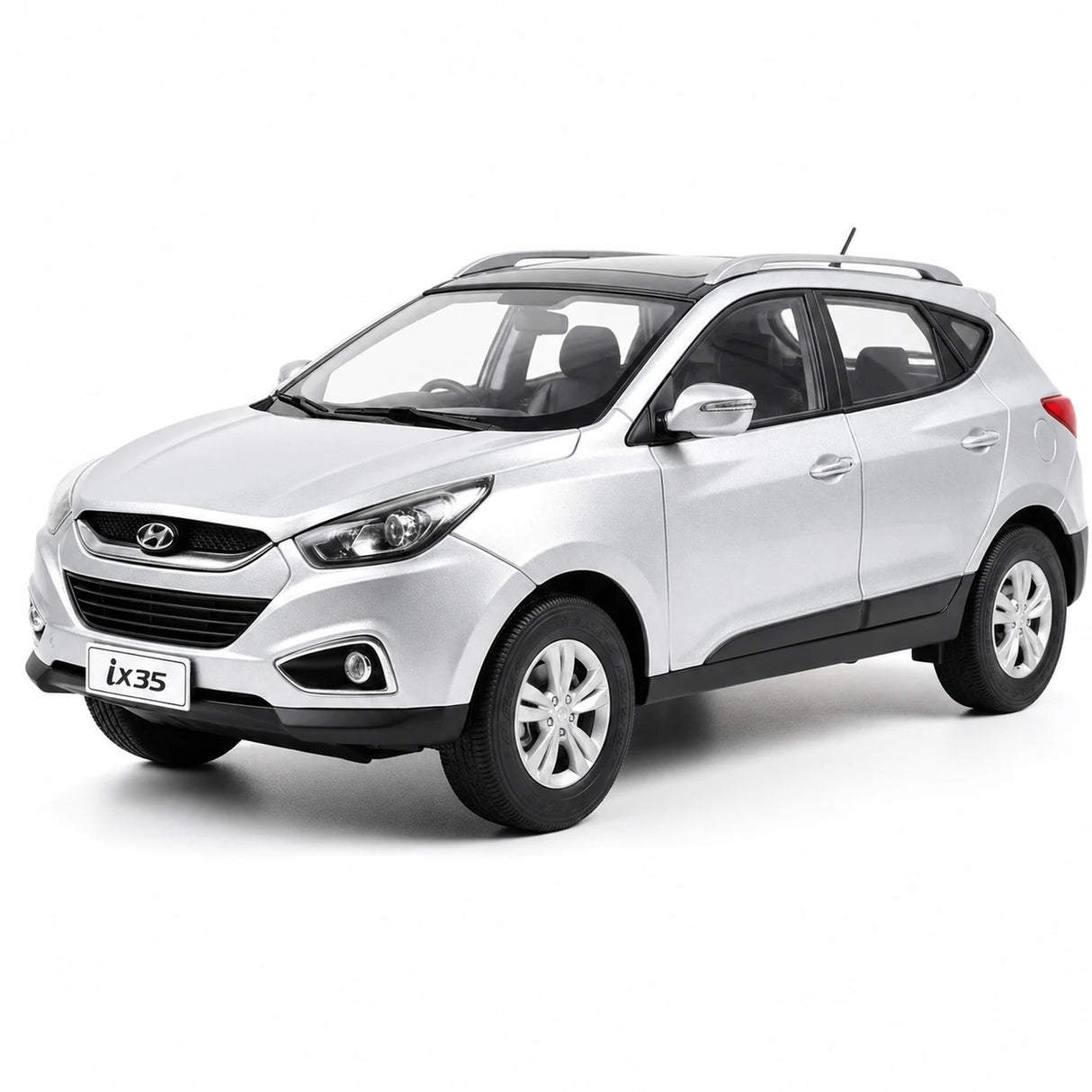 OEM Hyundai 2010 ix35 Silver 1:18 – kolekcjonerski model odlewany