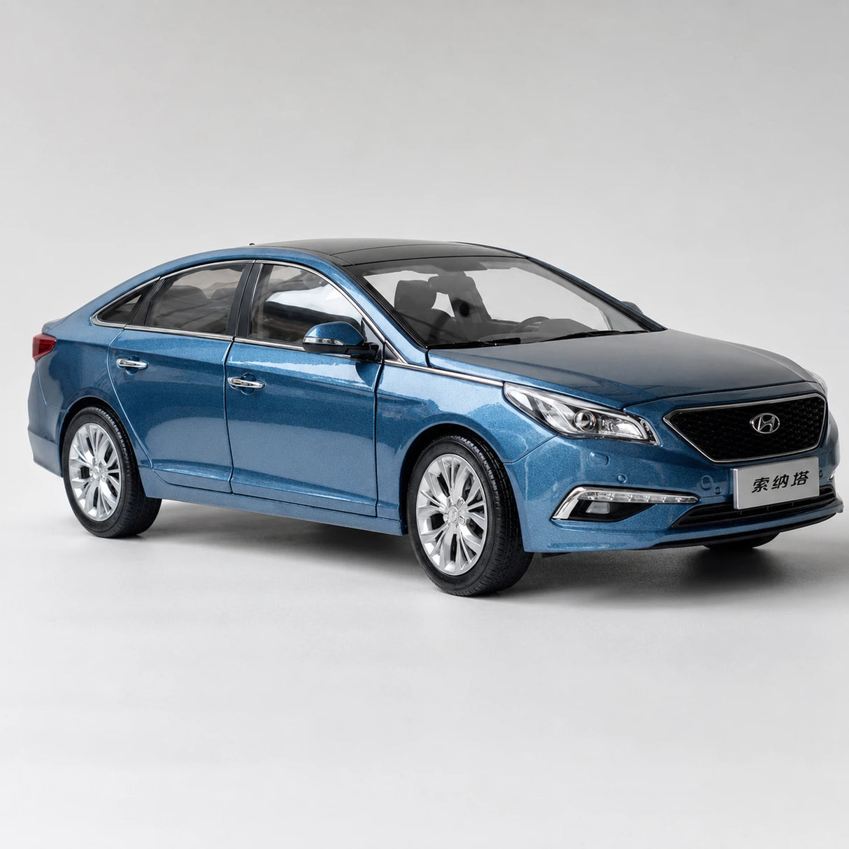 OEM Hyundai 2014 Sonata Blue 1:18 – Collectible Diecast Model Die-Cast