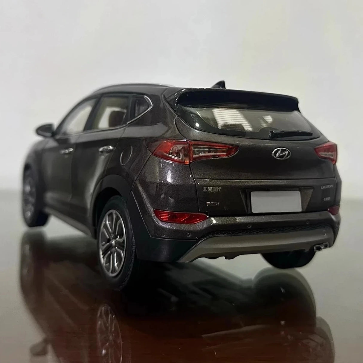 OEM Hyundai 2015 Tucson IX35 Gray 1:18 – Collectible Diecast Model Die-Cast