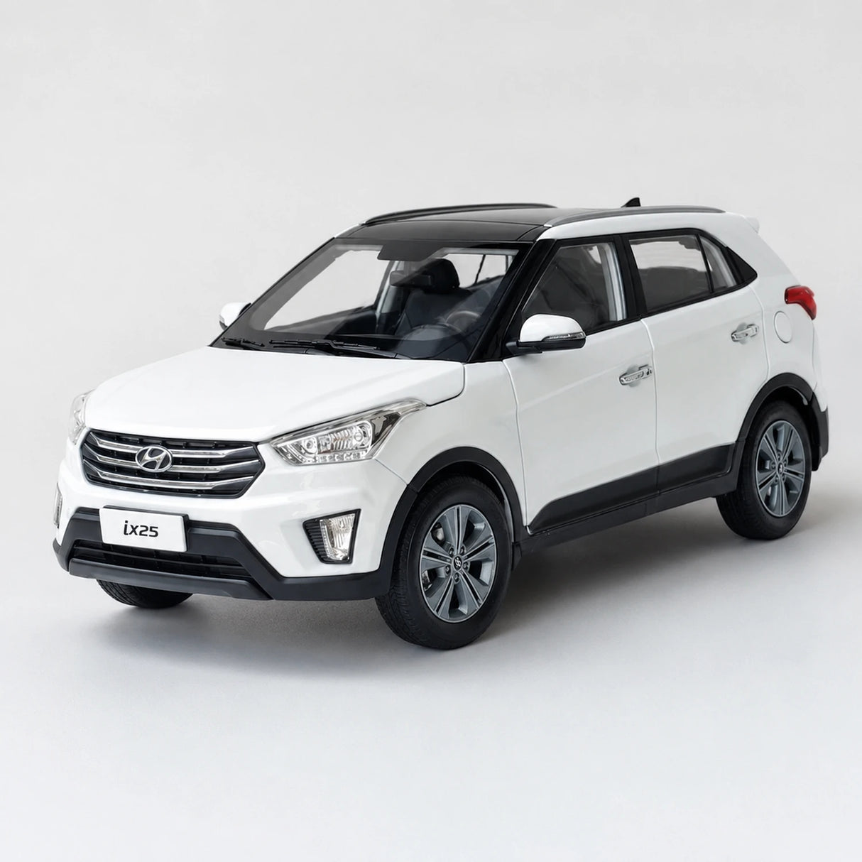 OEM Hyundai 2015 IX25 White 1:18 – Collectible Diecast Model Die-Cast