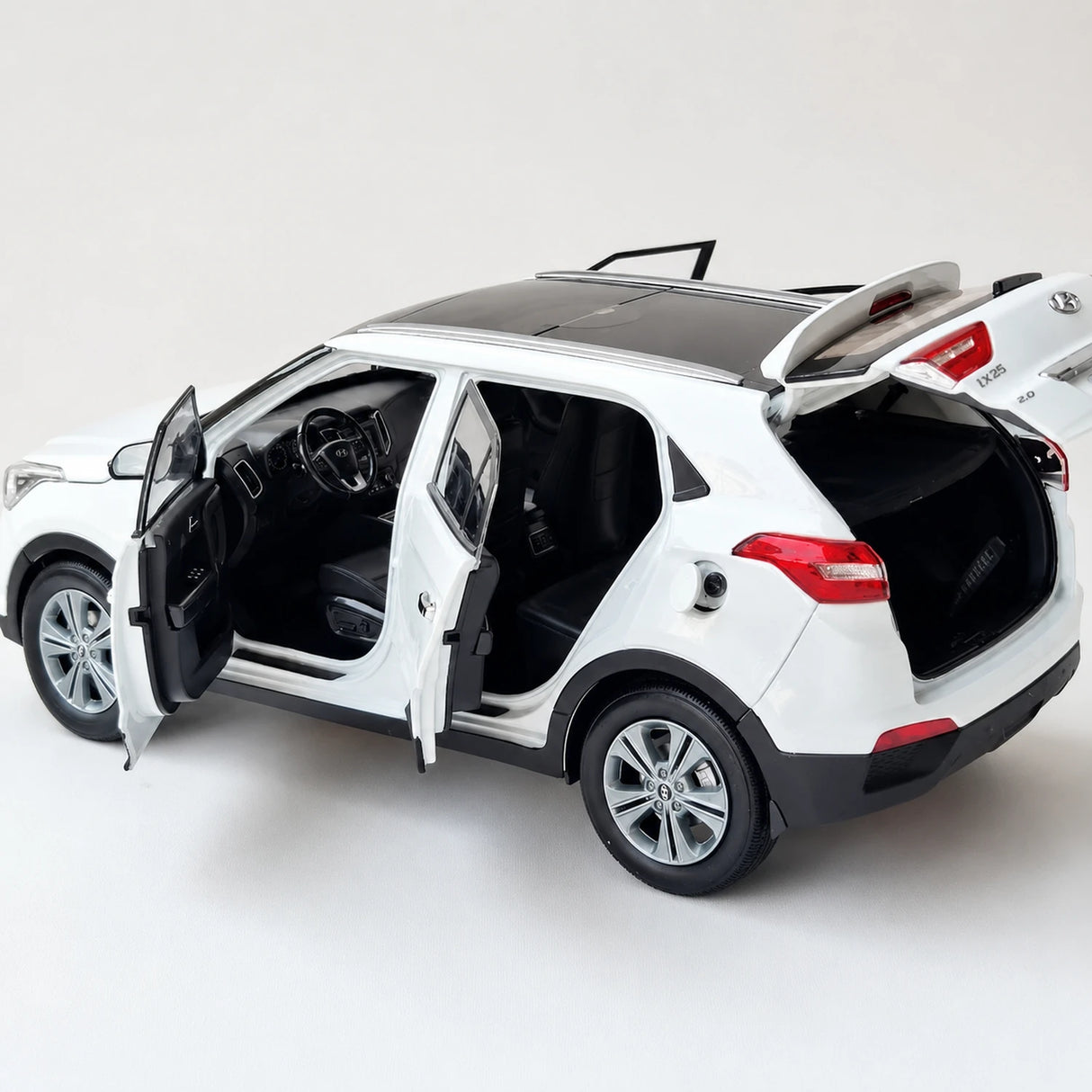 OEM Hyundai 2015 IX25 White 1:18 – Collectible Diecast Model Die-Cast