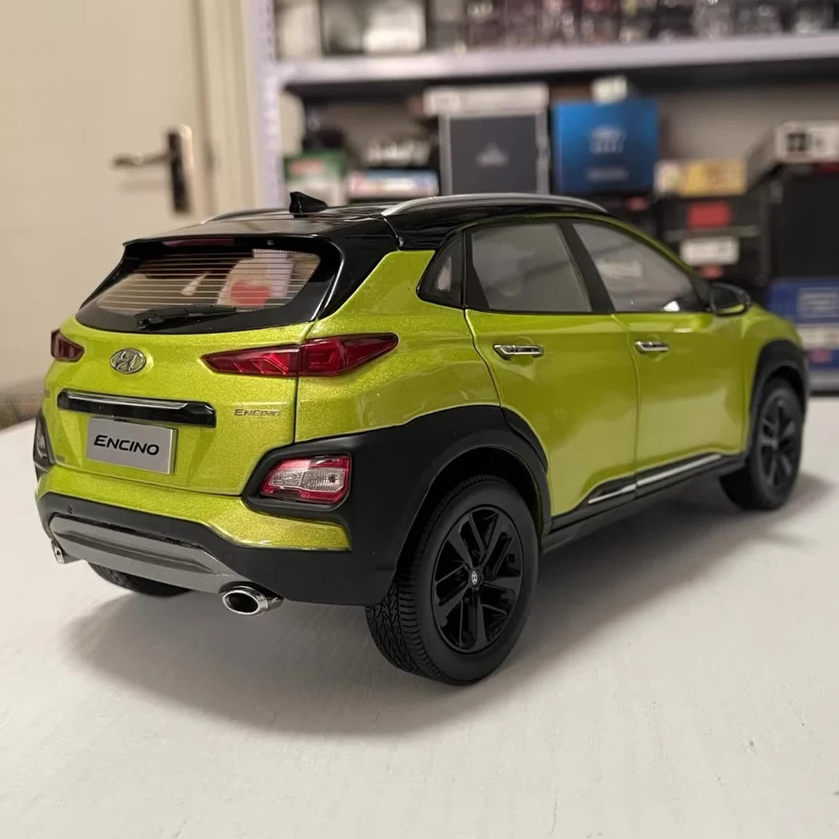 OEM Hyundai 2018 ENCINO 1:18 الأخضر – نموذج معدني قابل للجمع من القالب المصبوب