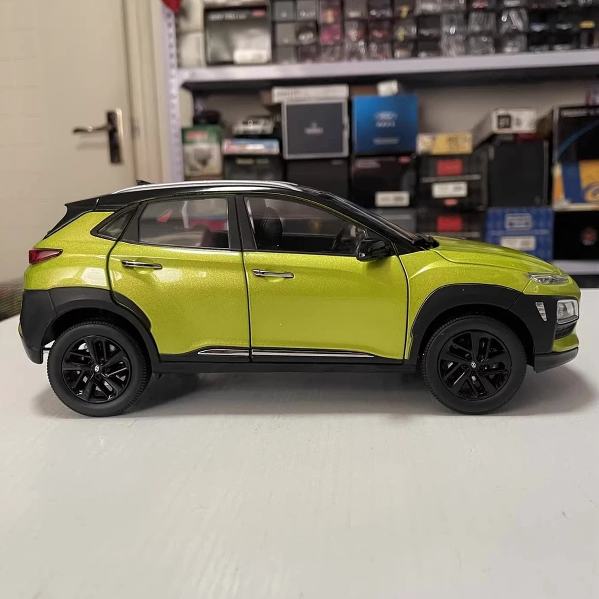 OEM Hyundai 2018 ENCINO 1:18 الأخضر – نموذج معدني قابل للجمع من القالب المصبوب
