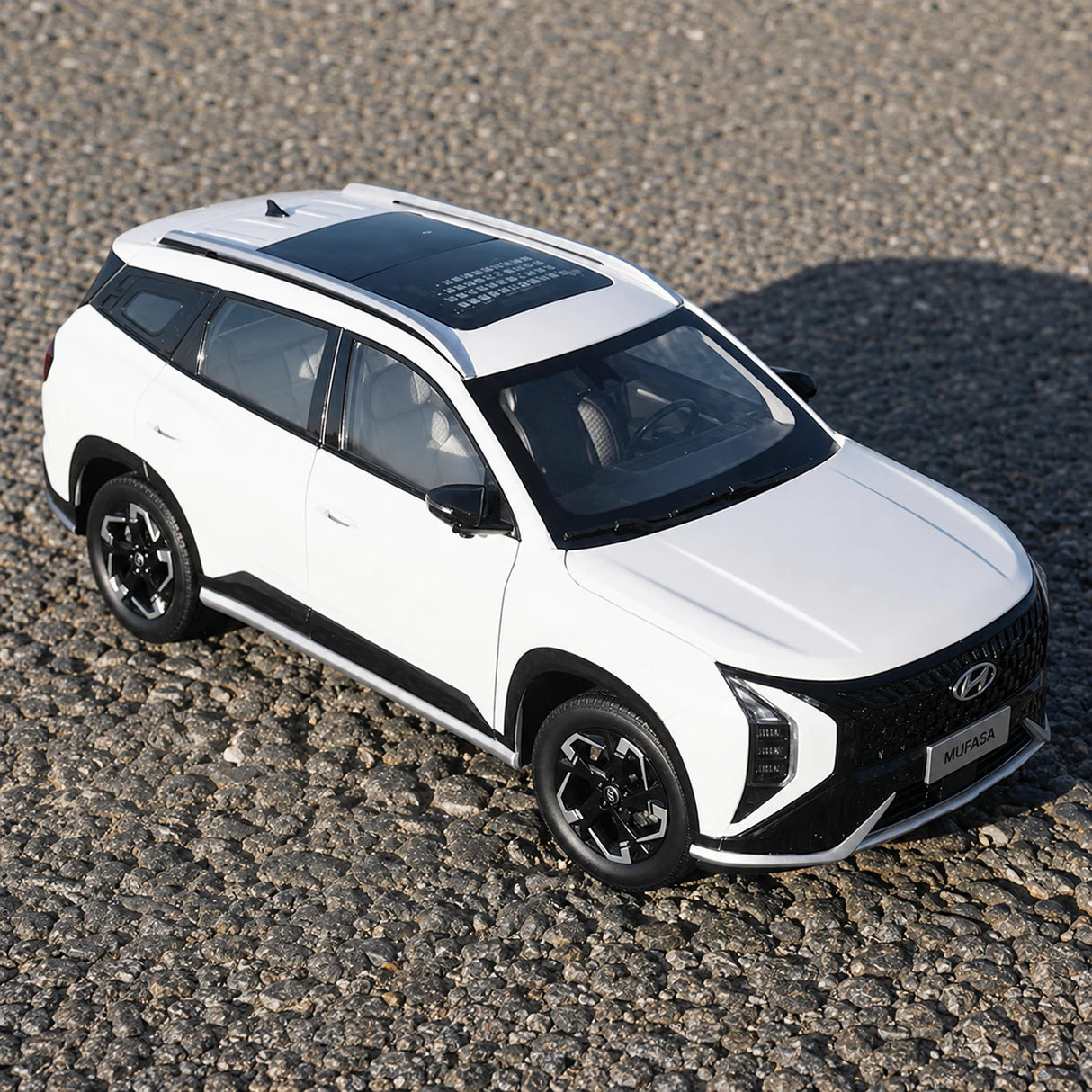 OEM Hyundai 2023 موفاسا وايت 1:18 – نموذج معدني قابل للجمع من القالب المصبوب