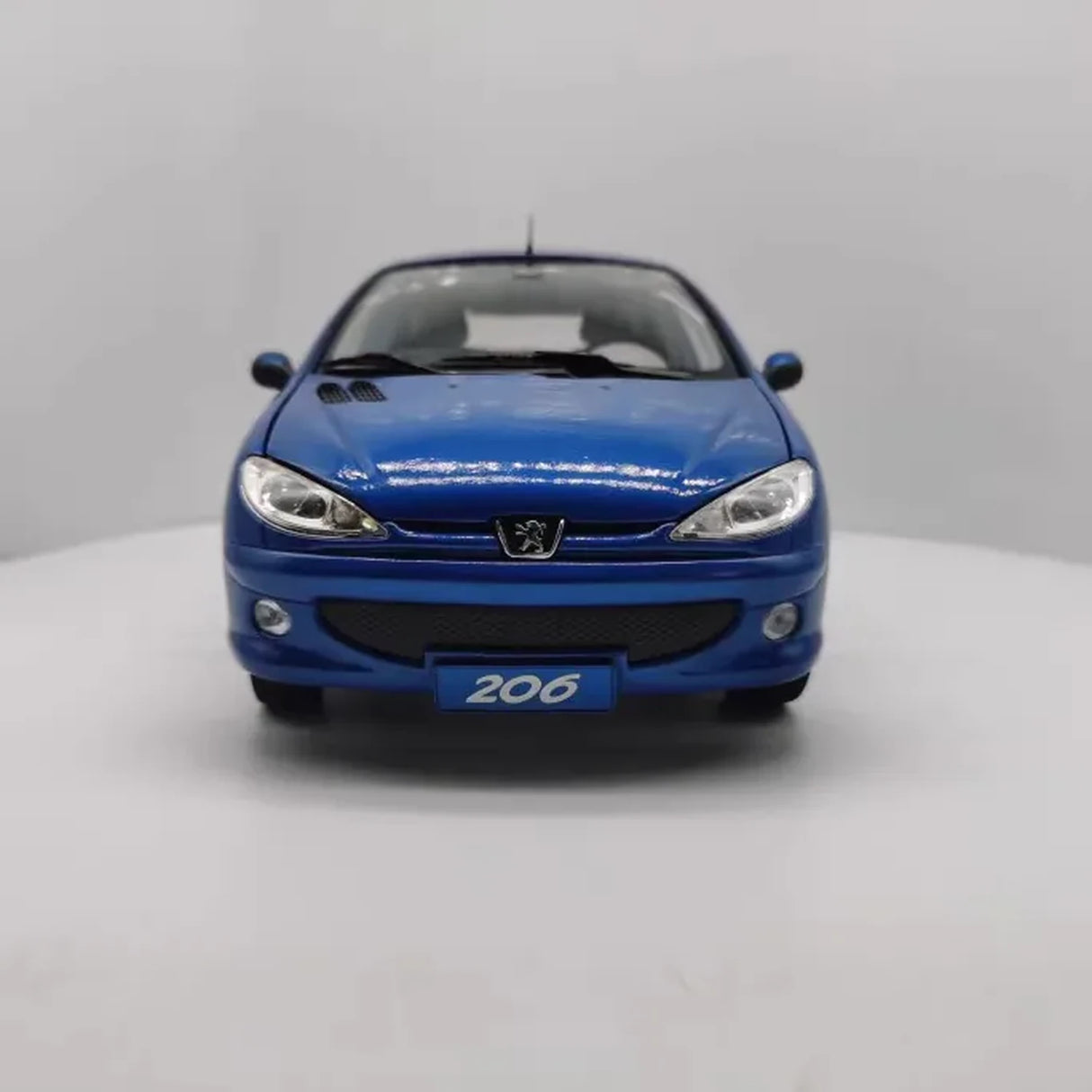 OEM Peugeot 1998 206 Blue 1:18 – Collectible Diecast Model Die-Cast