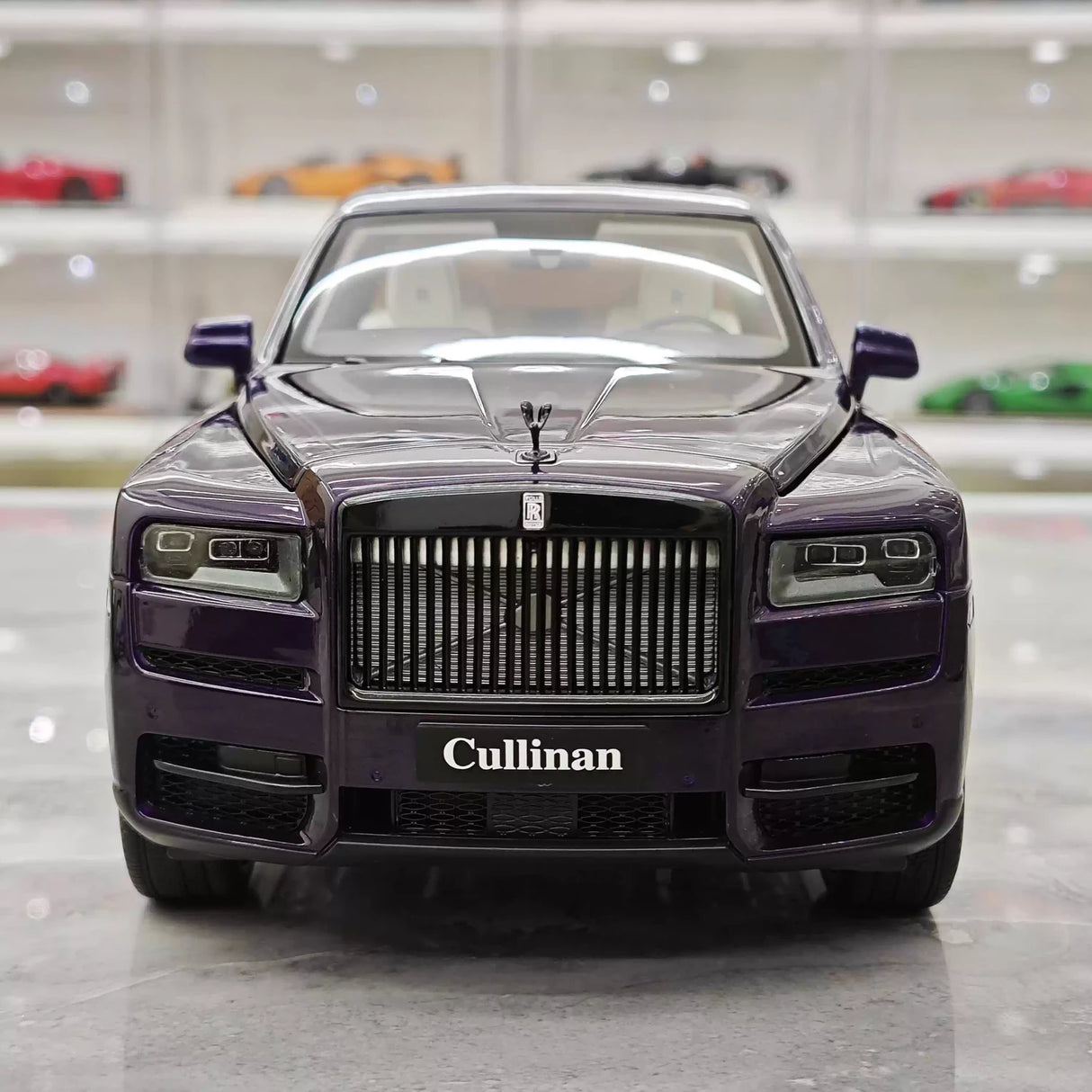 OEM Rolls-Royce 2018 Cullinan Purple 1:18 – Collectible Diecast Model Die-Cast