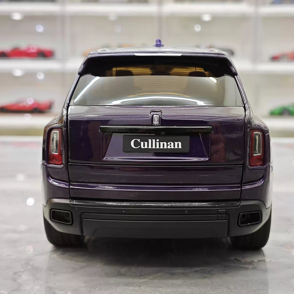 OEM Rolls-Royce 2018 Cullinan Purple 1:18 – Collectible Diecast Model Die-Cast