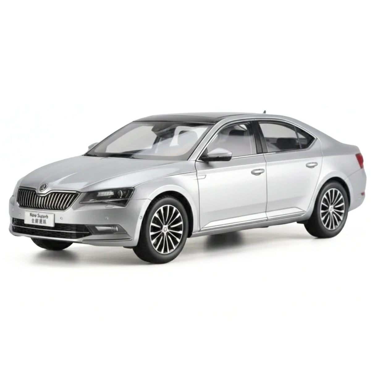 OEM Skoda 2008 Superb Silver 1:18 – Collectible Diecast Model Die-Cast