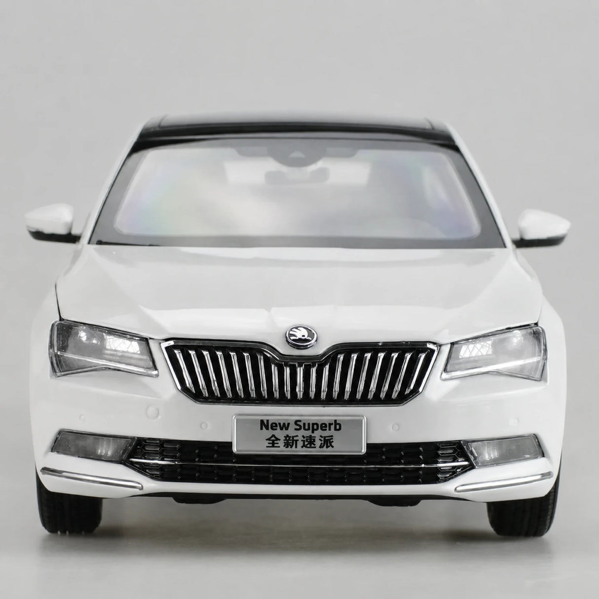 OEM Skoda 2008 Znakomity Biały 1:18 – kolekcjonerski model odlewany