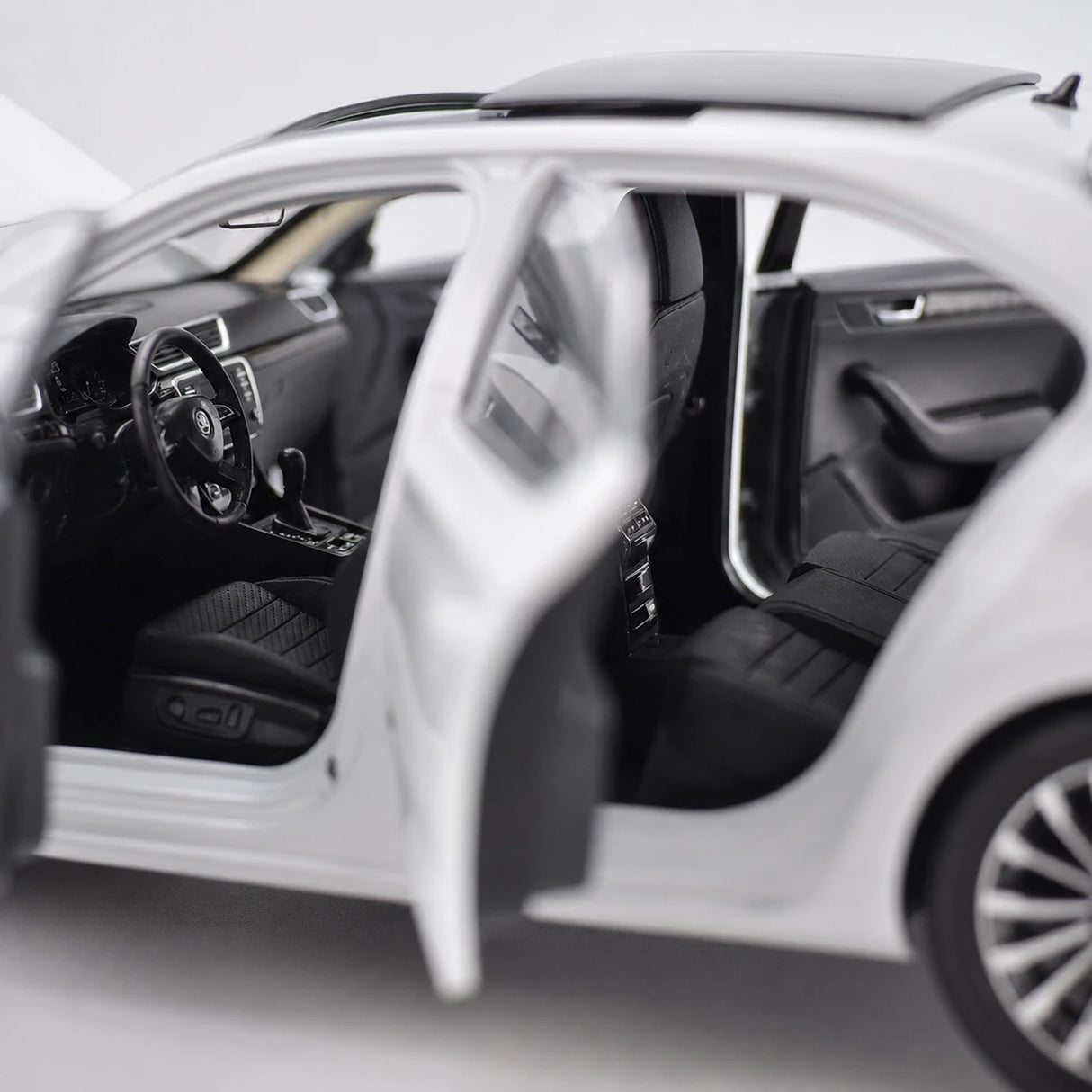 OEM Skoda 2008 Znakomity Biały 1:18 – kolekcjonerski model odlewany