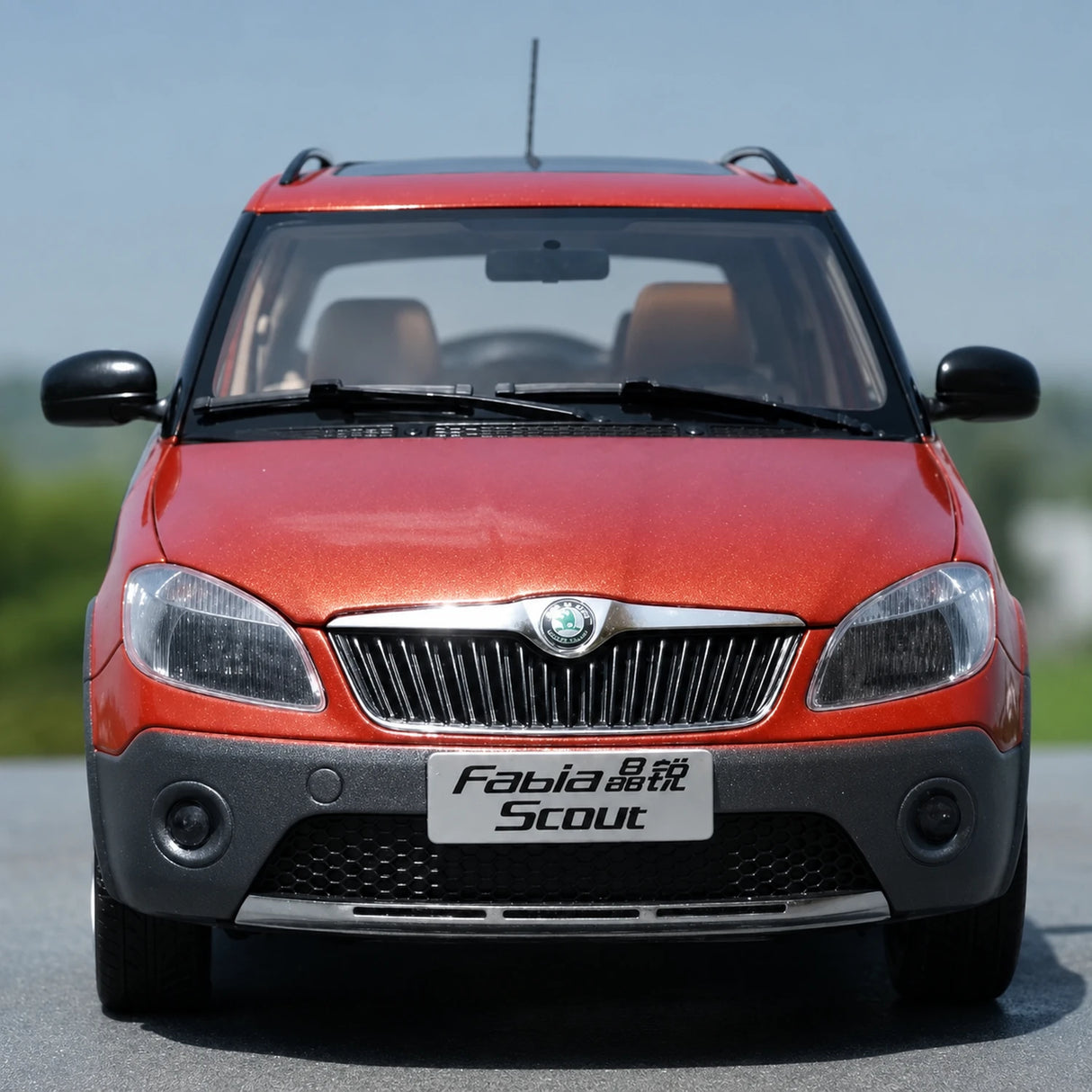 OEM Skoda 2009 Fabia Scout Orange 1:18 – Kolekcjonarski model odlewany