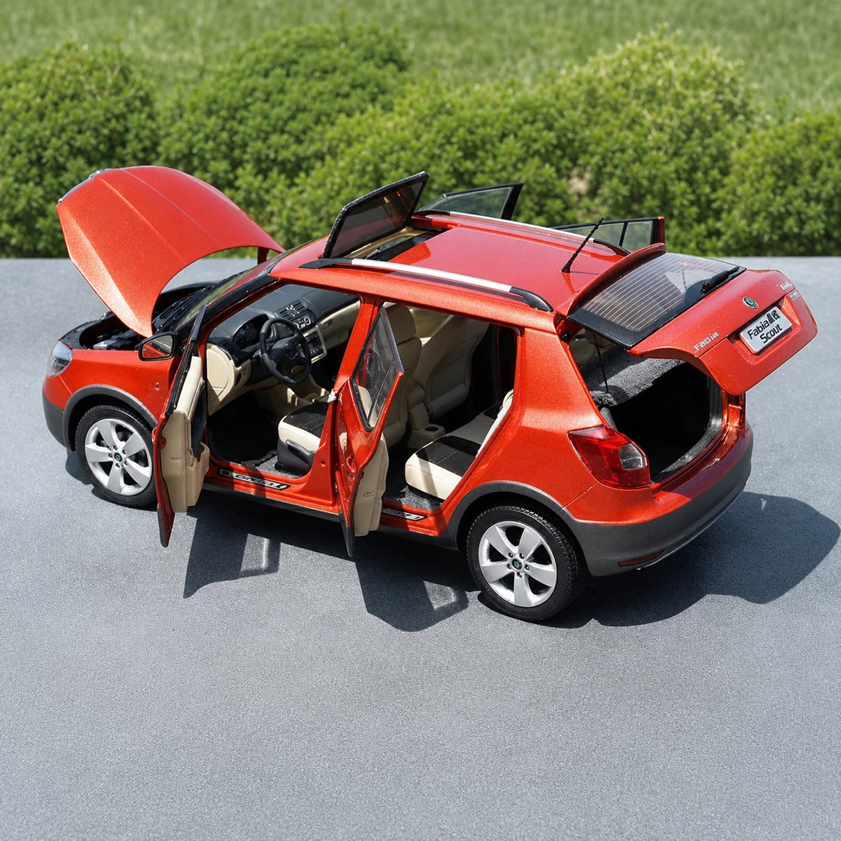 OEM Skoda 2009 Fabia Scout Orange 1:18 – Kolekcjonarski model odlewany