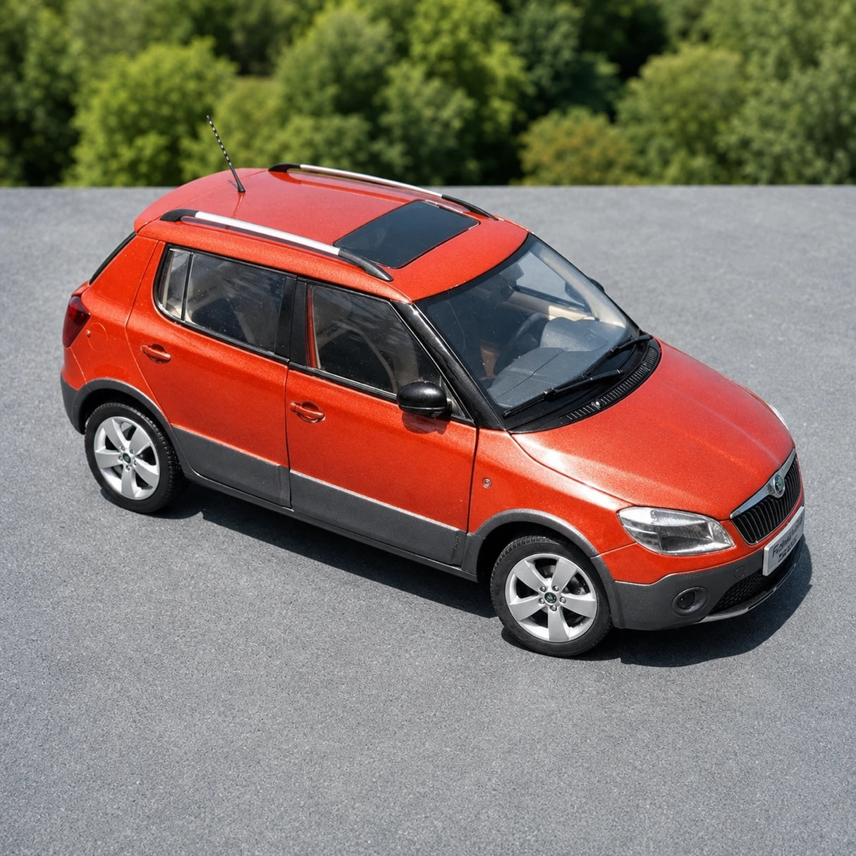 OEM Skoda 2009 Fabia Scout Orange 1:18 – Kolekcjonarski model odlewany
