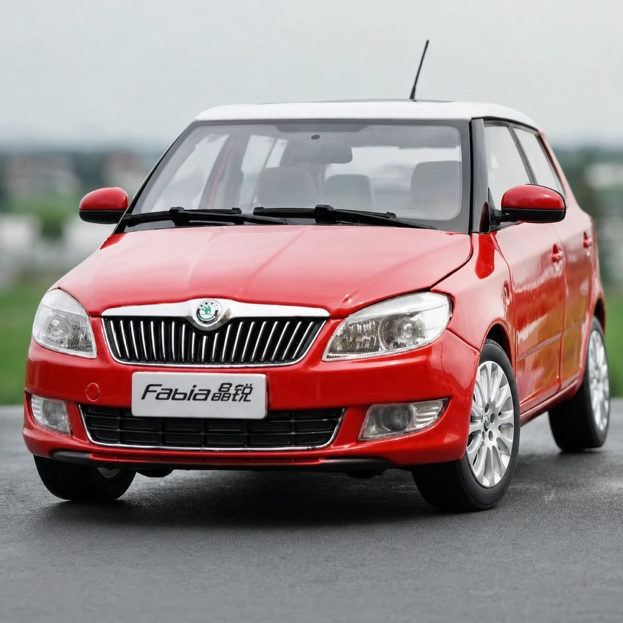 OEM Skoda 2012 Fabia Red 1:18 – Kolekcjonerski model odlewany