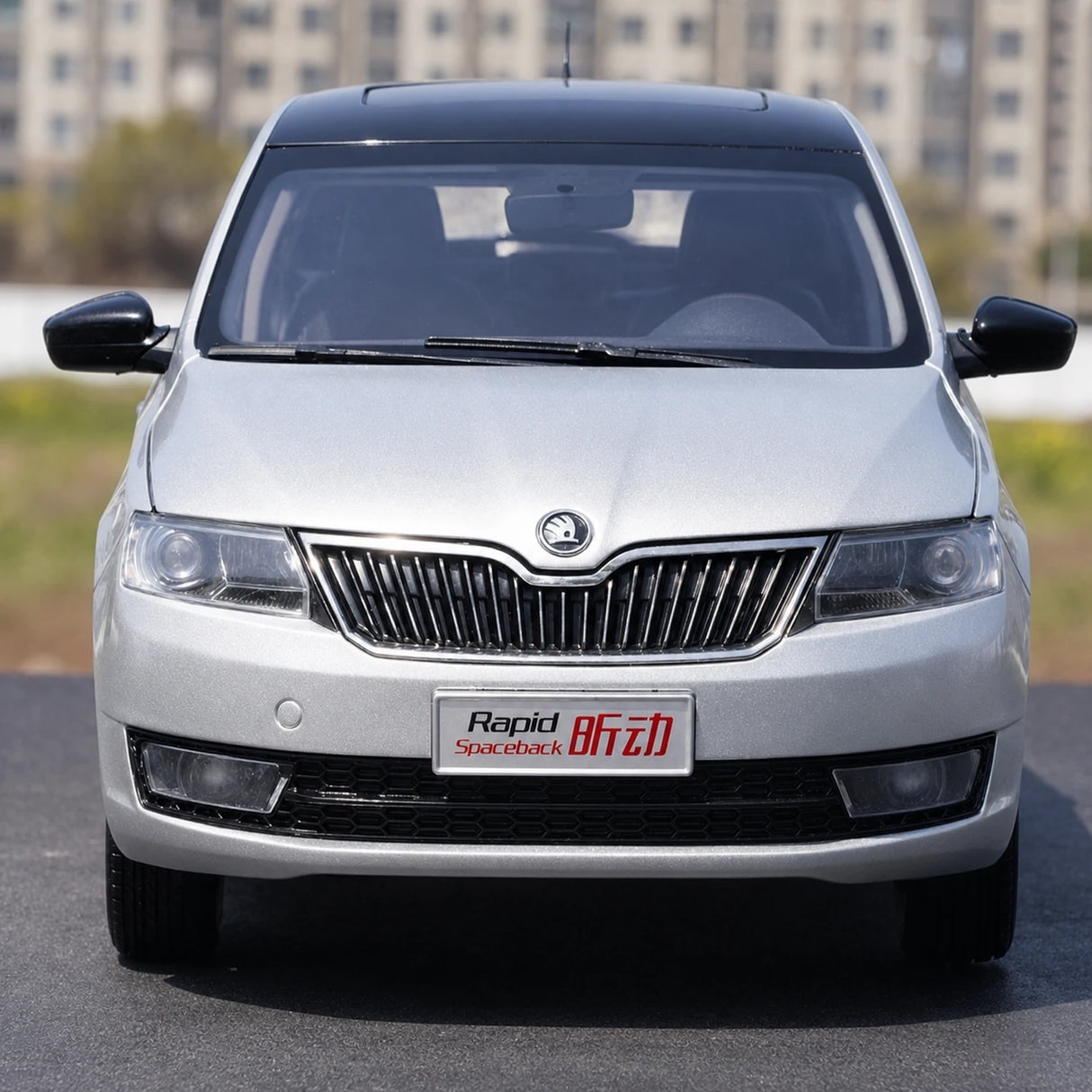 OEM Skoda 2013 Rapid Spaceback Silver 1:18 – Collectible Diecast Model Die-Cast