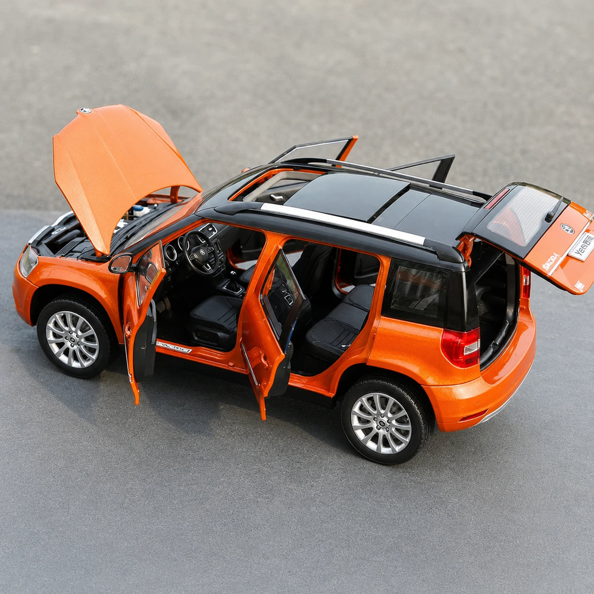 OEM Skoda 2013 Yeti Orange 1:18 – Collectible Diecast Model Die-Cast