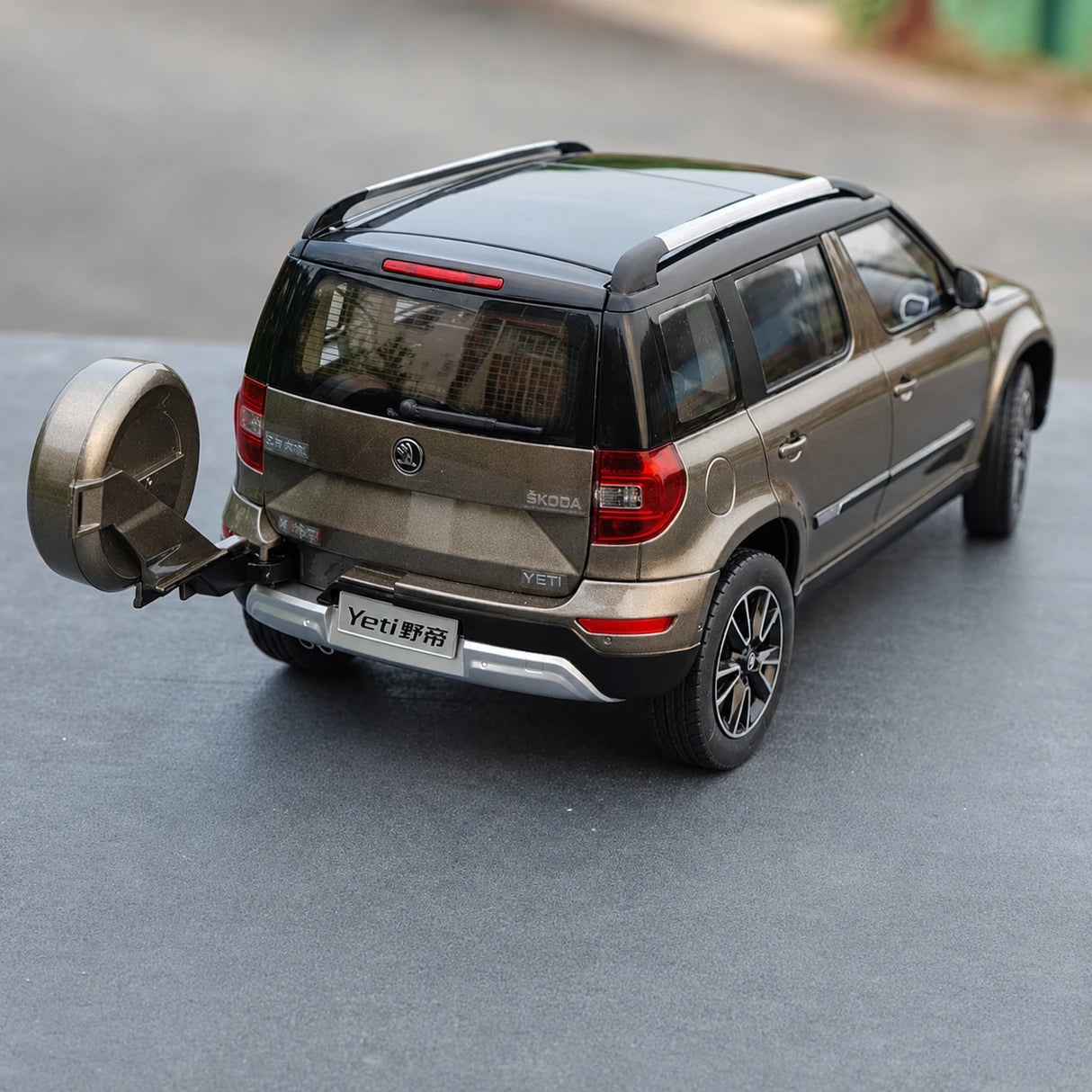 OEM Skoda 2013 Yeti Outdoor Brown 1:18 – kolekcjonerski model odlewany