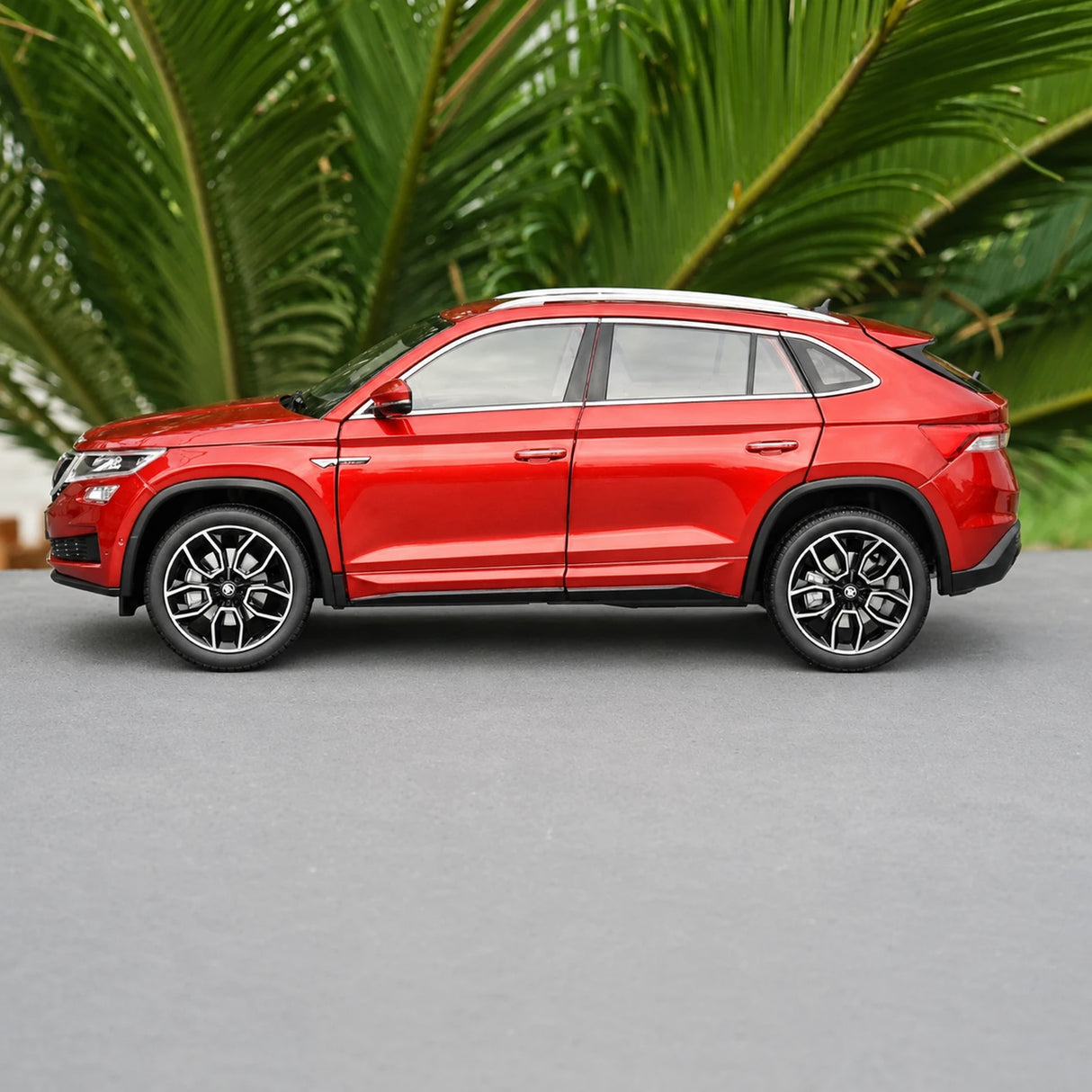OEM Skoda 2018 Kodiaq GT Red 1:18 – Collectible Diecast Model Die-Cast