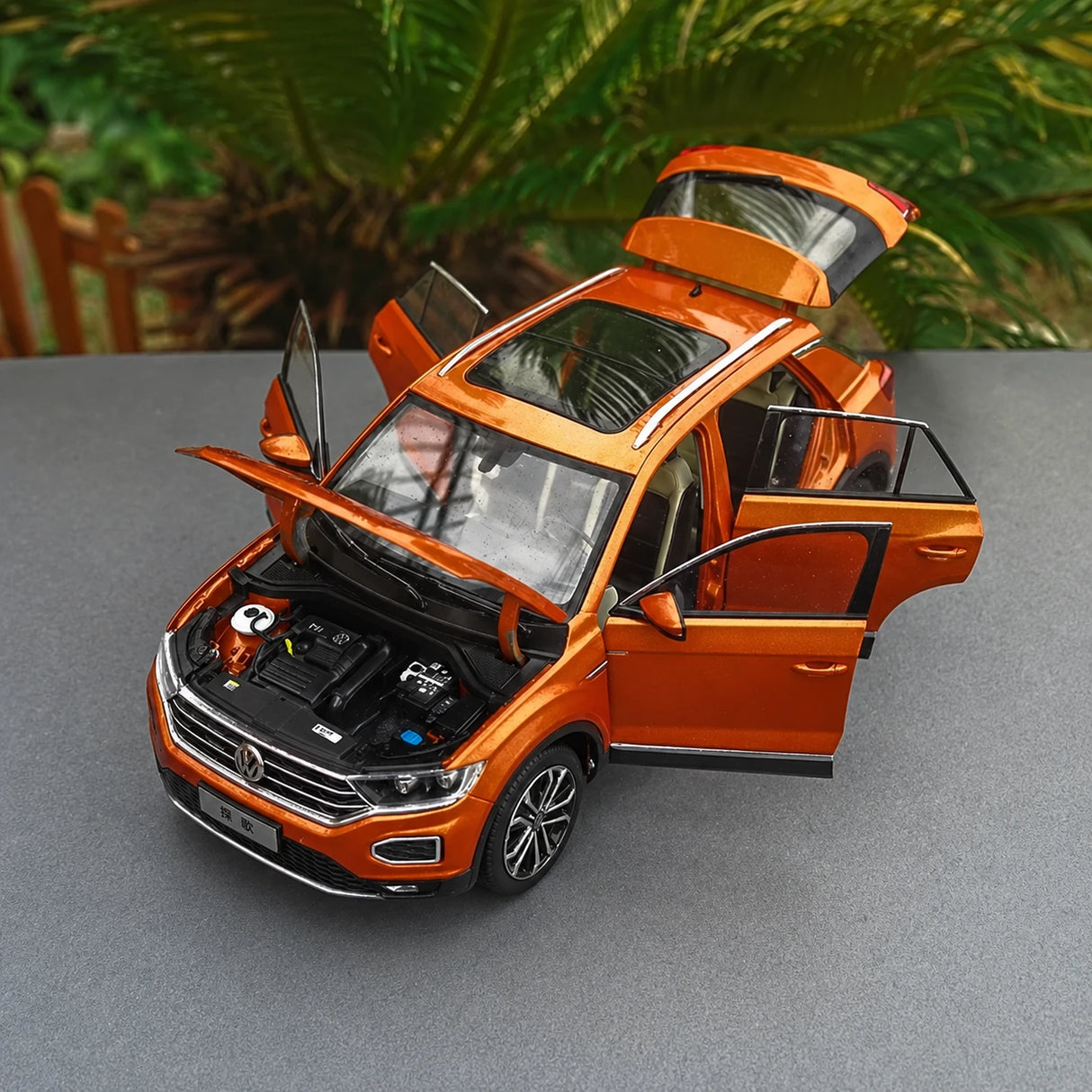 OEM Volkswagen 2017 T-Roc Orange 1:18 – Sammelobjekt aus Druckguss