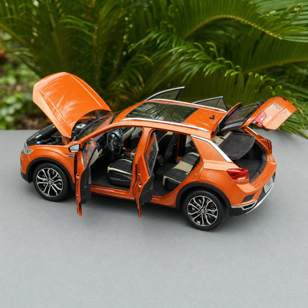 OEM Volkswagen 2017 T-Roc Orange 1:18 – Sammelobjekt aus Druckguss