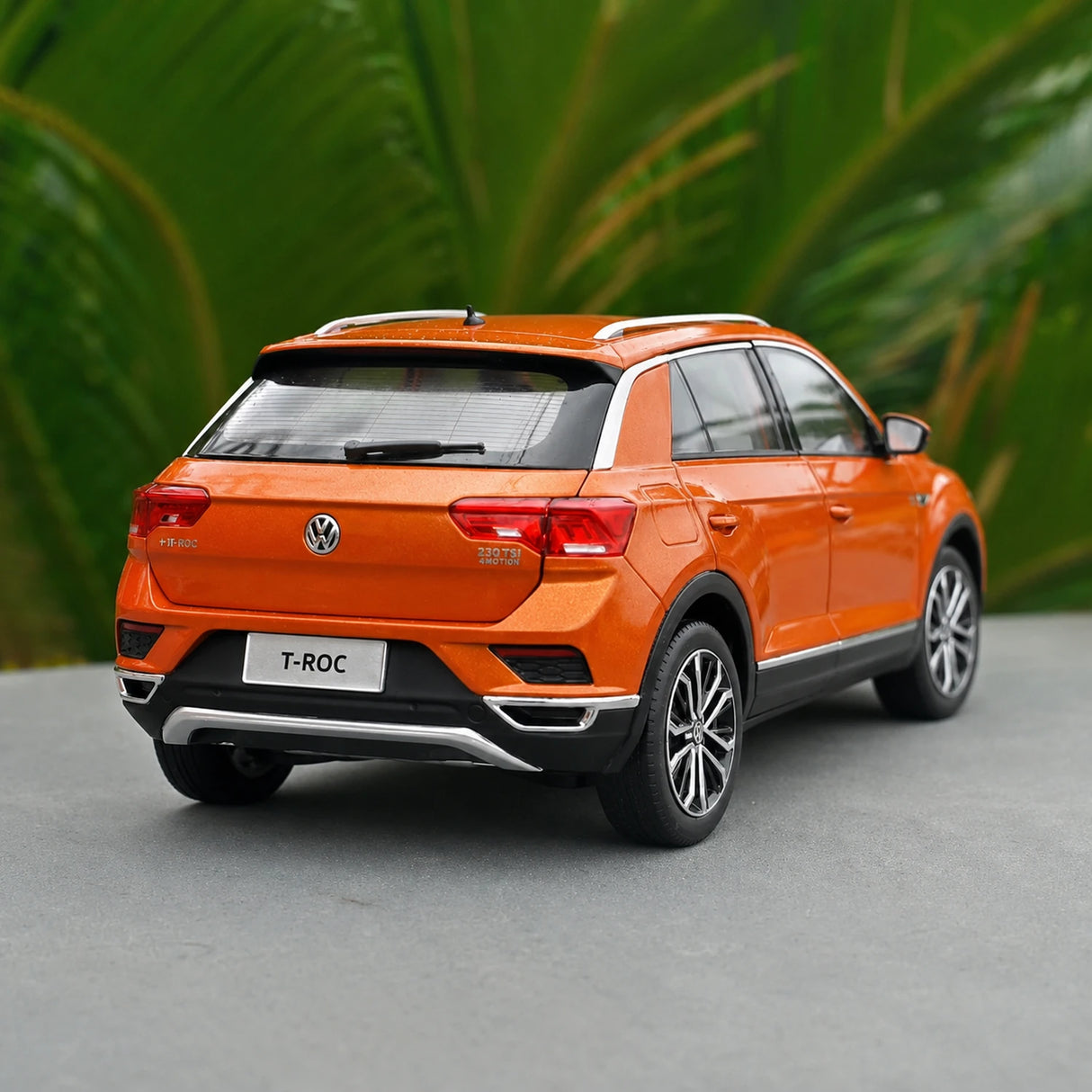 OEM Volkswagen 2017 T-Roc Orange 1:18 – Sammelobjekt aus Druckguss