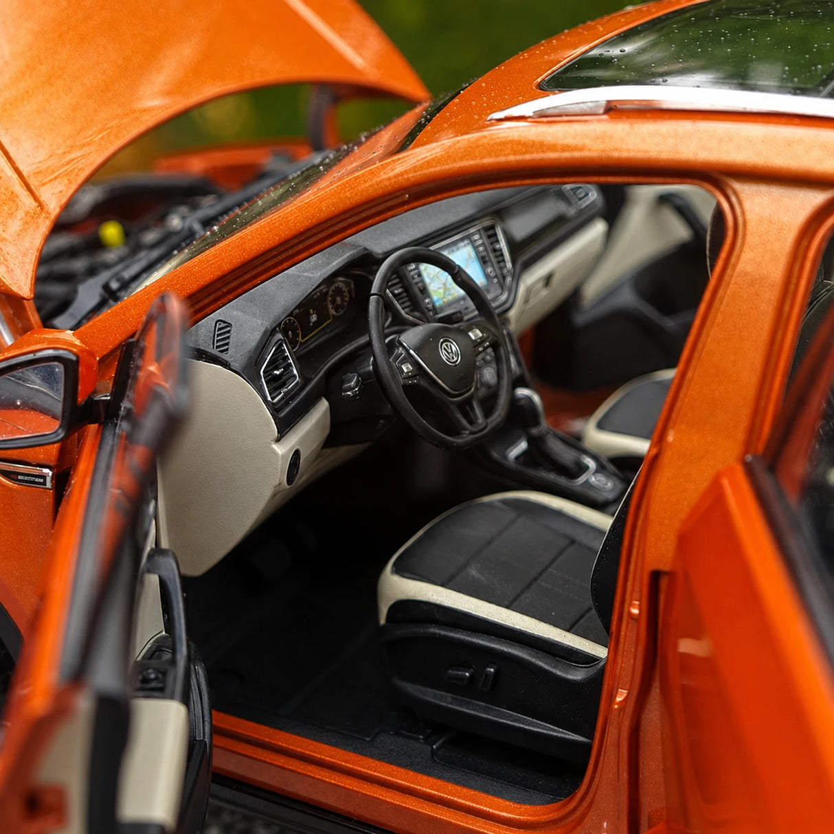 OEM Volkswagen 2017 T-Roc Orange 1:18 – Sammelobjekt aus Druckguss