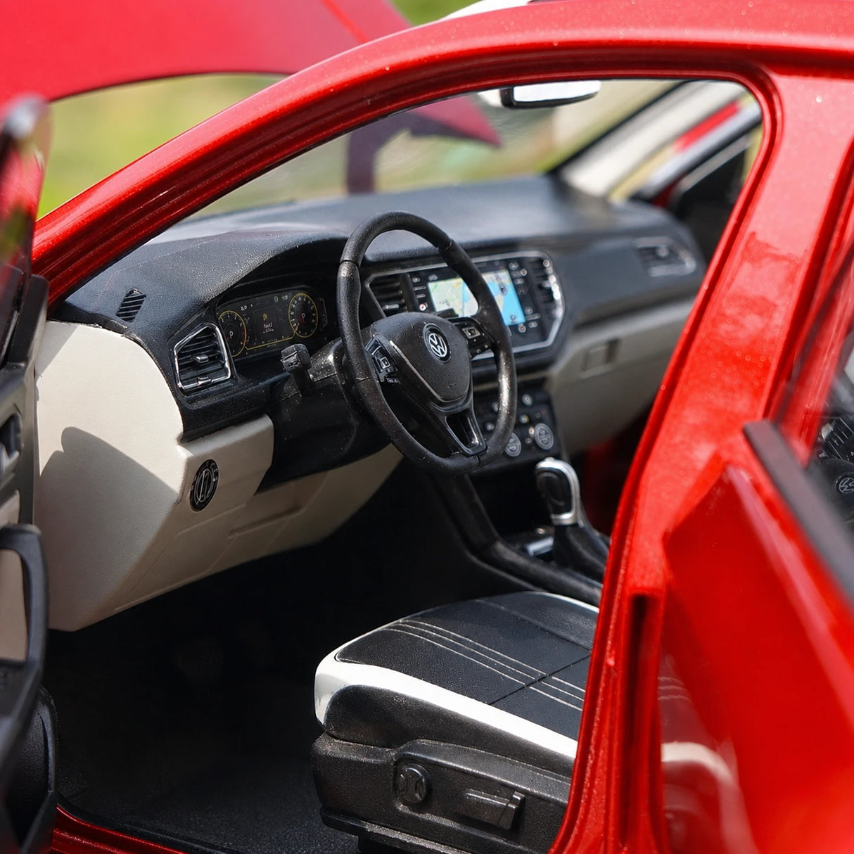 OEM Volkswagen 2017 T-Roc Red 1:18 – Sammelobjekt aus Druckguss