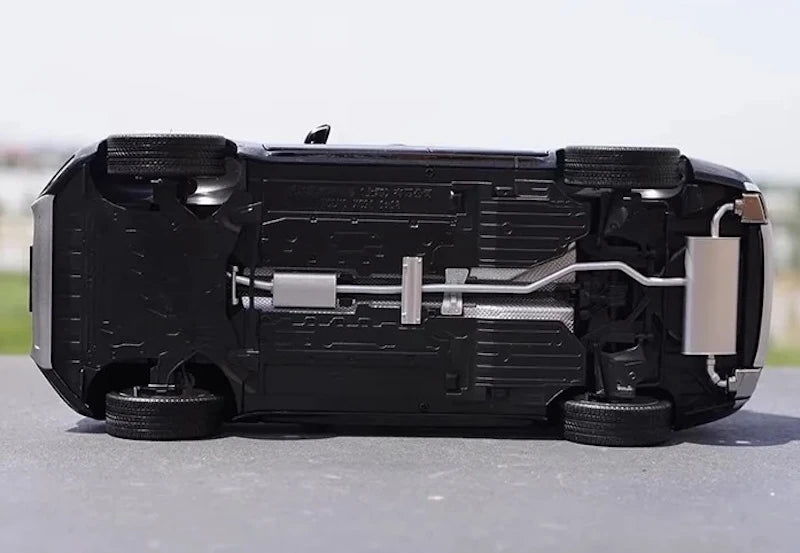 OEM Volvo 2015 XC90 Black 1:18 – Kolekcjonerski model odlewany
