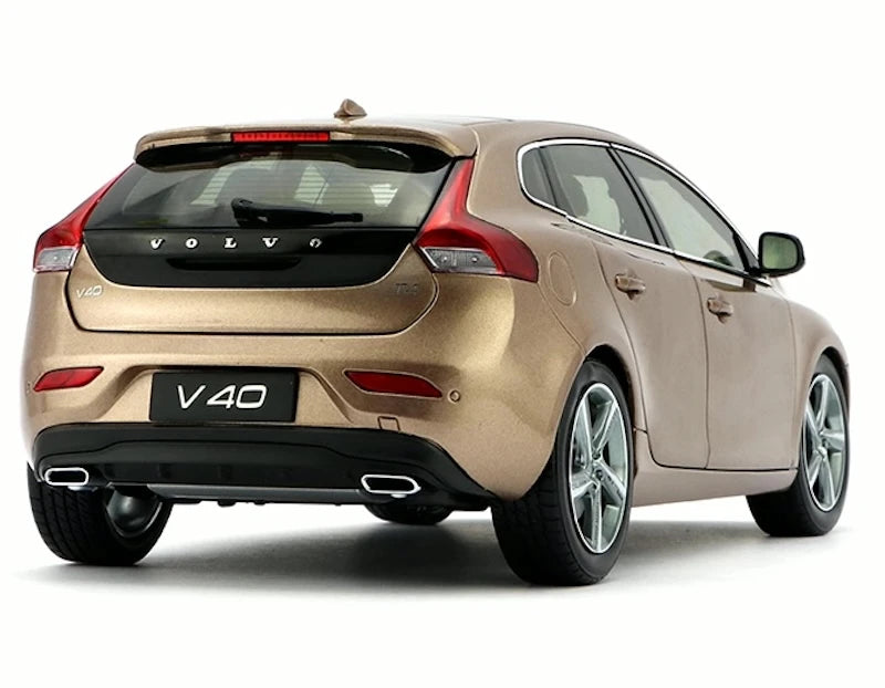OEM Volvo 2016 V40 Brown 1:18 – Kolekcjonerski model odlewany z metalu