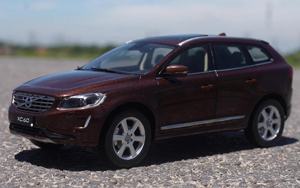OEM Volvo 2016 XC60 Brown 1:18 – Kolekcjonerski model odlewany z metalu