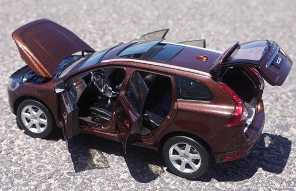 OEM Volvo 2016 XC60 Brown 1:18 – Kolekcjonerski model odlewany z metalu