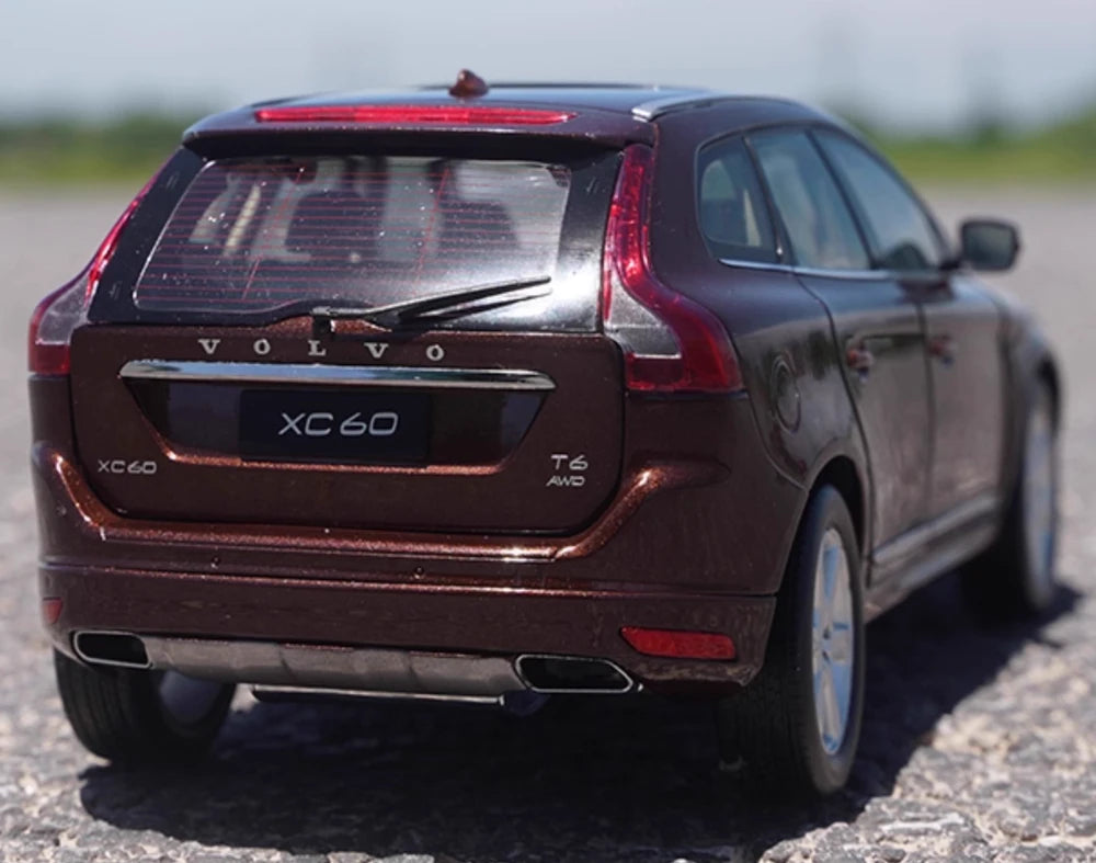 OEM Volvo 2016 XC60 Brown 1:18 – Kolekcjonerski model odlewany z metalu