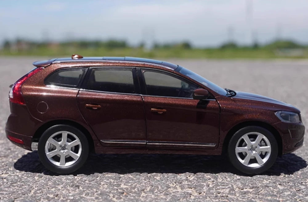 OEM Volvo 2016 XC60 Brown 1:18 – Kolekcjonerski model odlewany z metalu